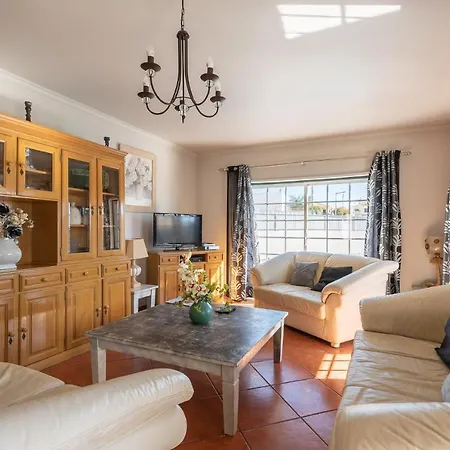 Villa Rato By Gabi Miguel